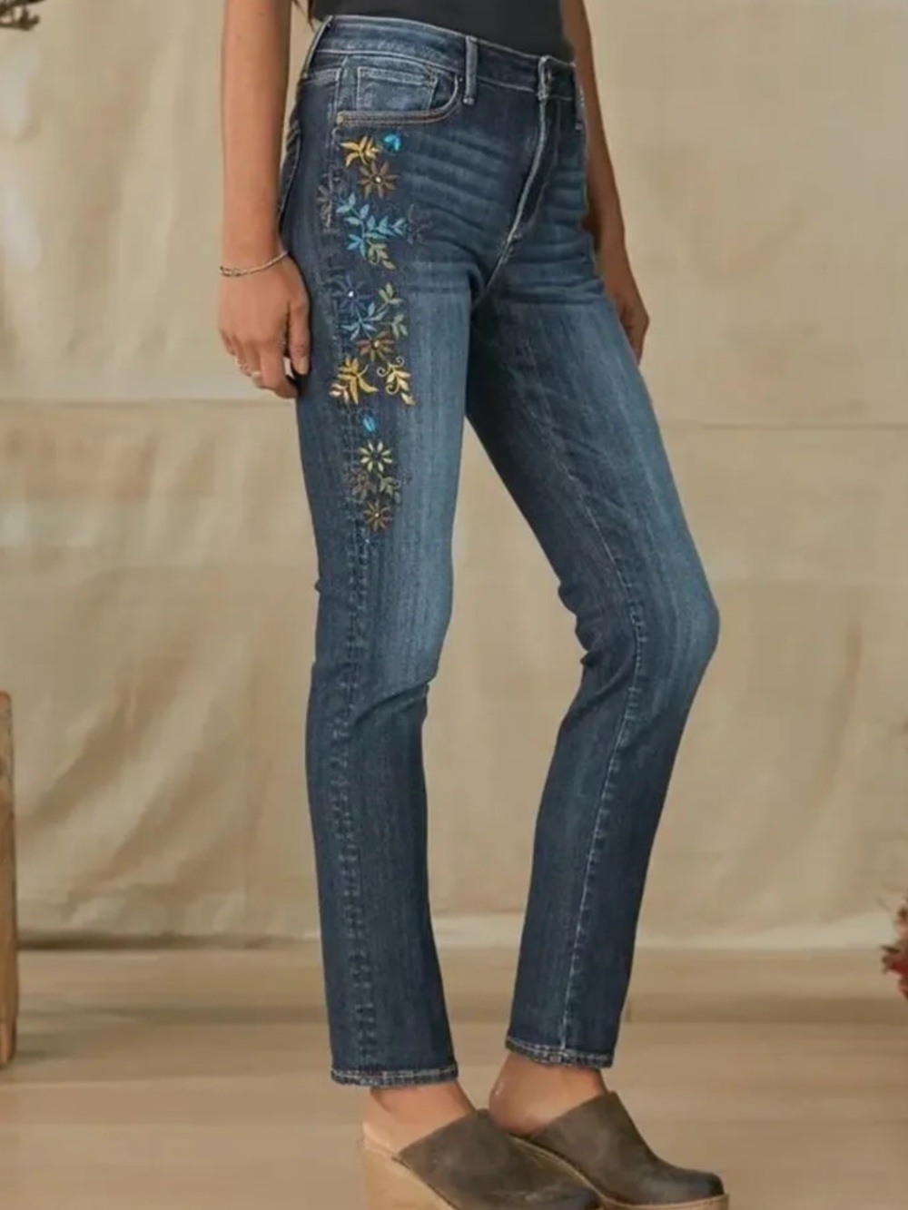 Sundance Driftwood Audrey Embroidered Floral Jeans | Dark Wash‎ | size 26 - Picture 2 of 11